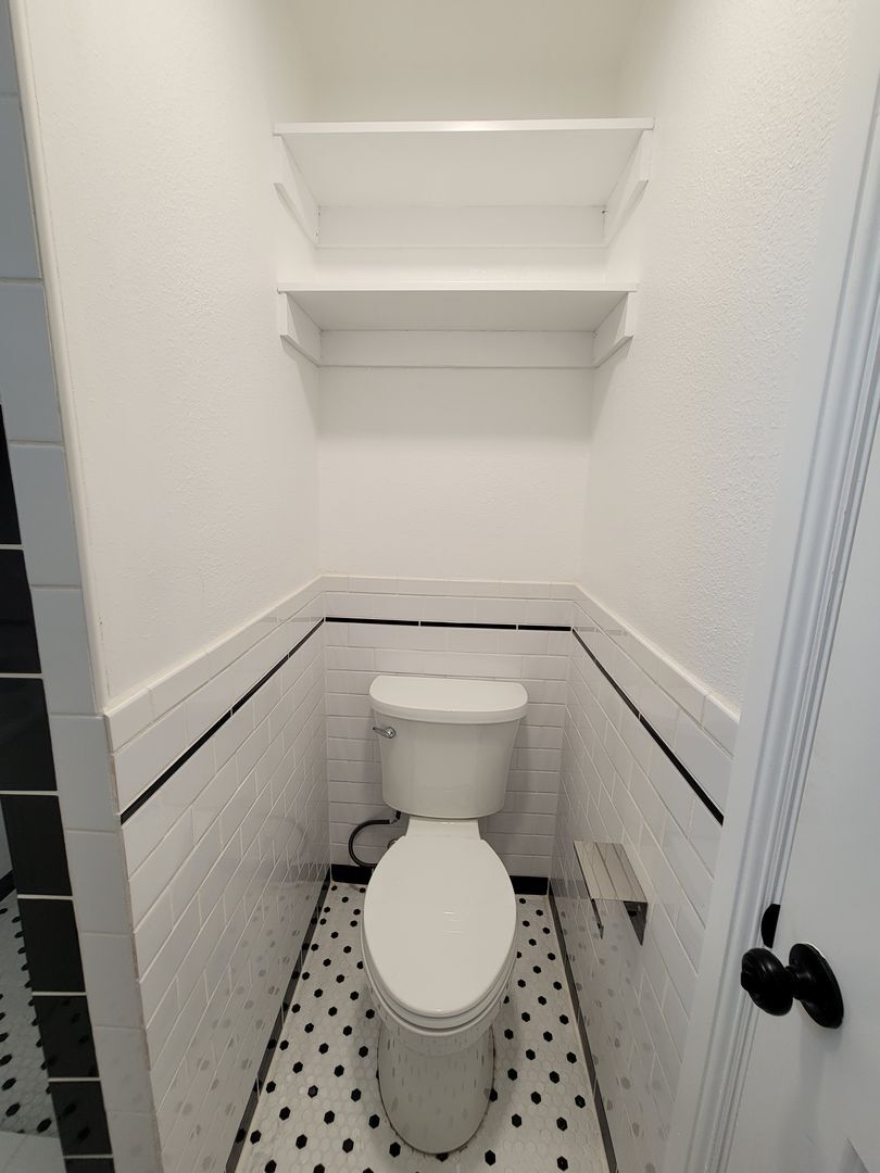 11325 Martha St. - Los Angeles - California - 1 bath rental property