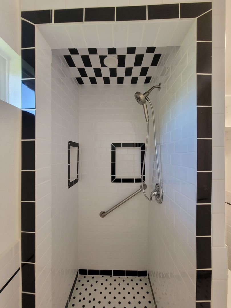 11325 Martha St. - Los Angeles - California - 1 bath rental property