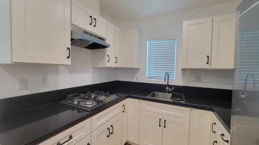 11325 Martha St. - Los Angeles - California - 1 bath rental property