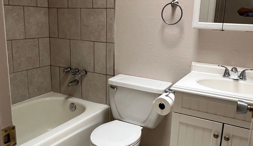 1232 Hupmobile Dr. NE - Albuquerque - New Mexico - 3 bed, 2 bath rental property