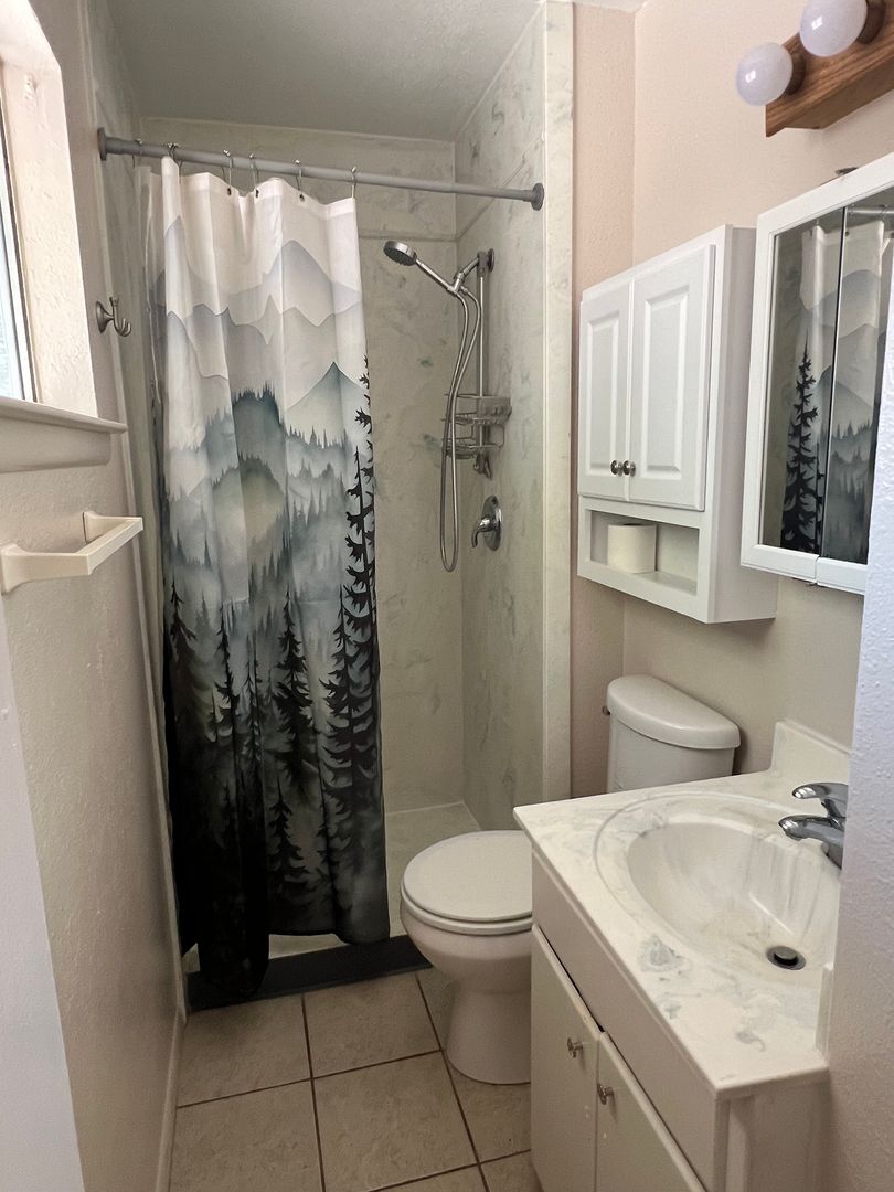 1232 Hupmobile Dr. NE - Albuquerque - New Mexico - 3 bed, 2 bath rental property
