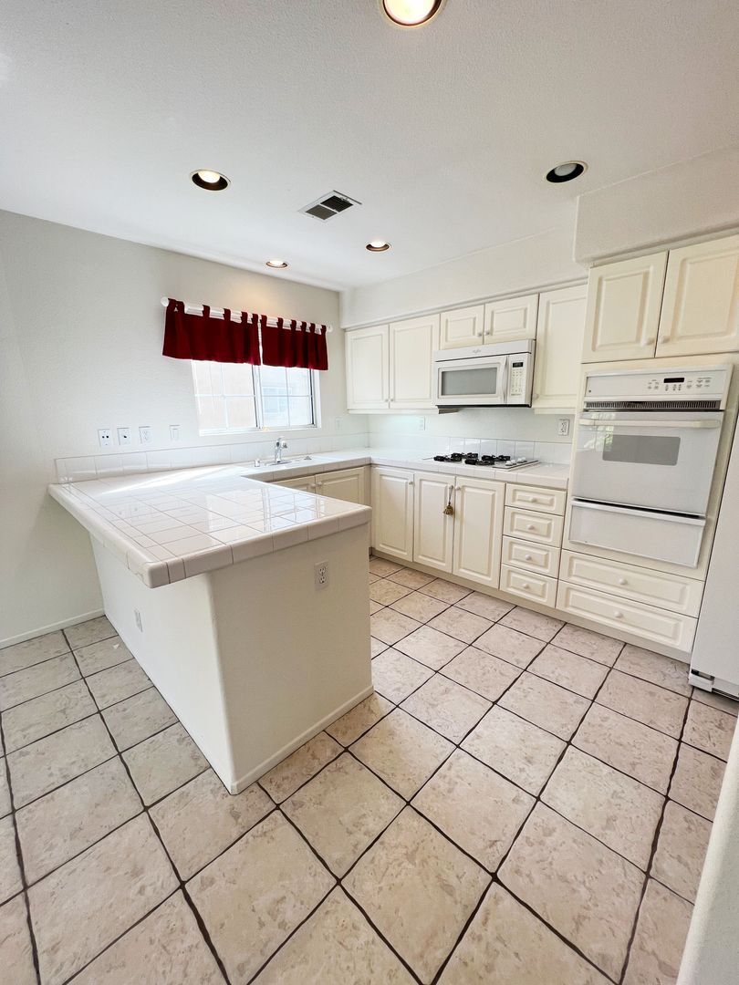 12625 El Camino Real #D - San Diego - California - 3 bed, 3 bath rental property