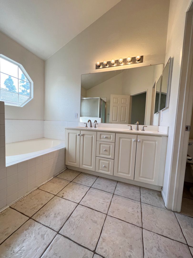 12625 El Camino Real #D - San Diego - California - 3 bed, 3 bath rental property