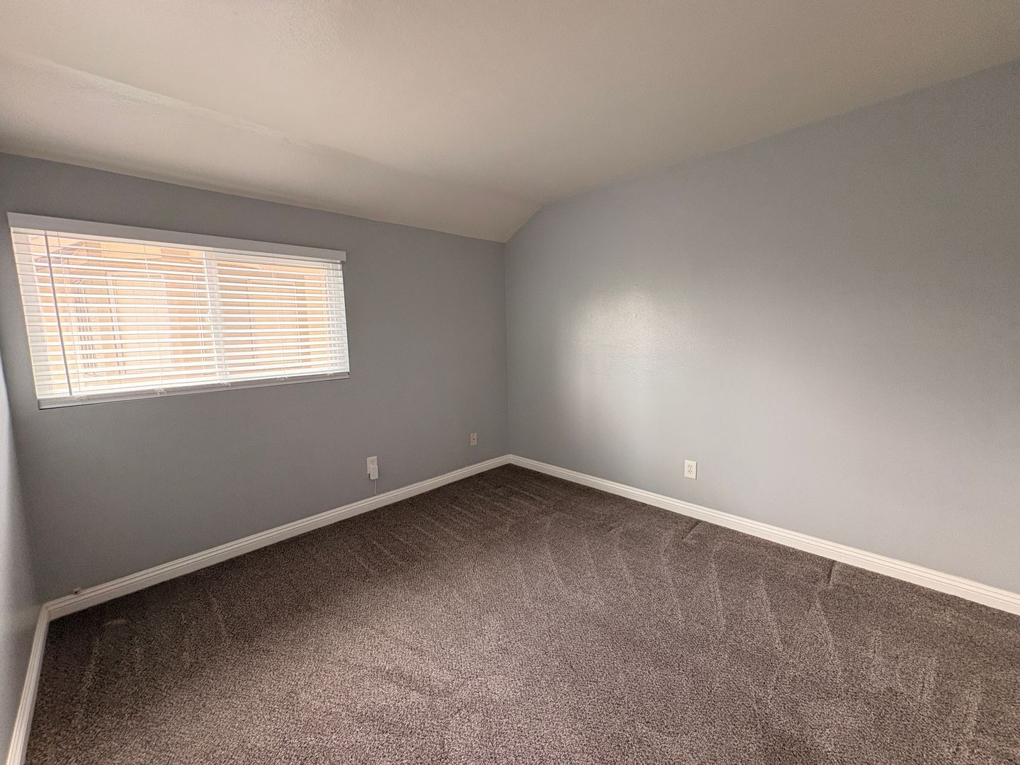 131 Alpine Ct - Ontario - California - 3 bed, 3 bath rental property