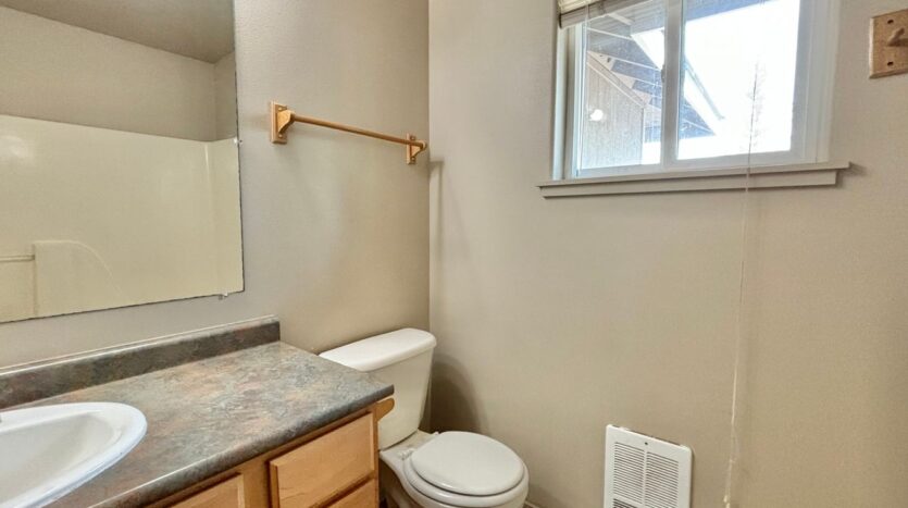 14 SE McKinley Ave - 1 - Bend - Oregon - 3 bed, 2.5 bath rental property