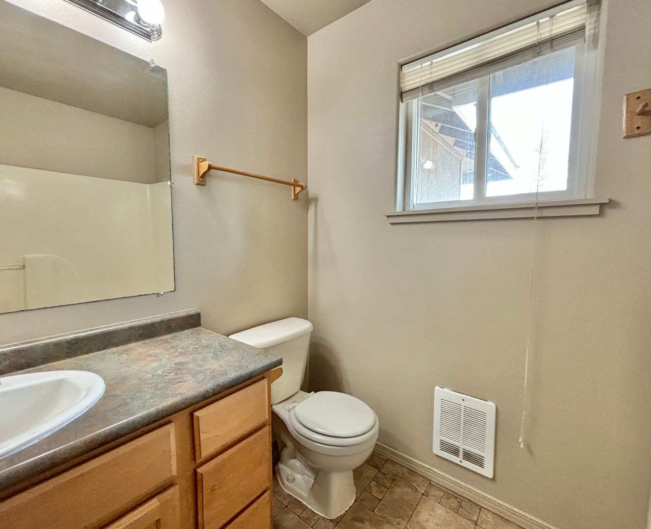 14 SE McKinley Ave - 1 - Bend - Oregon - 3 bed, 2.5 bath rental property