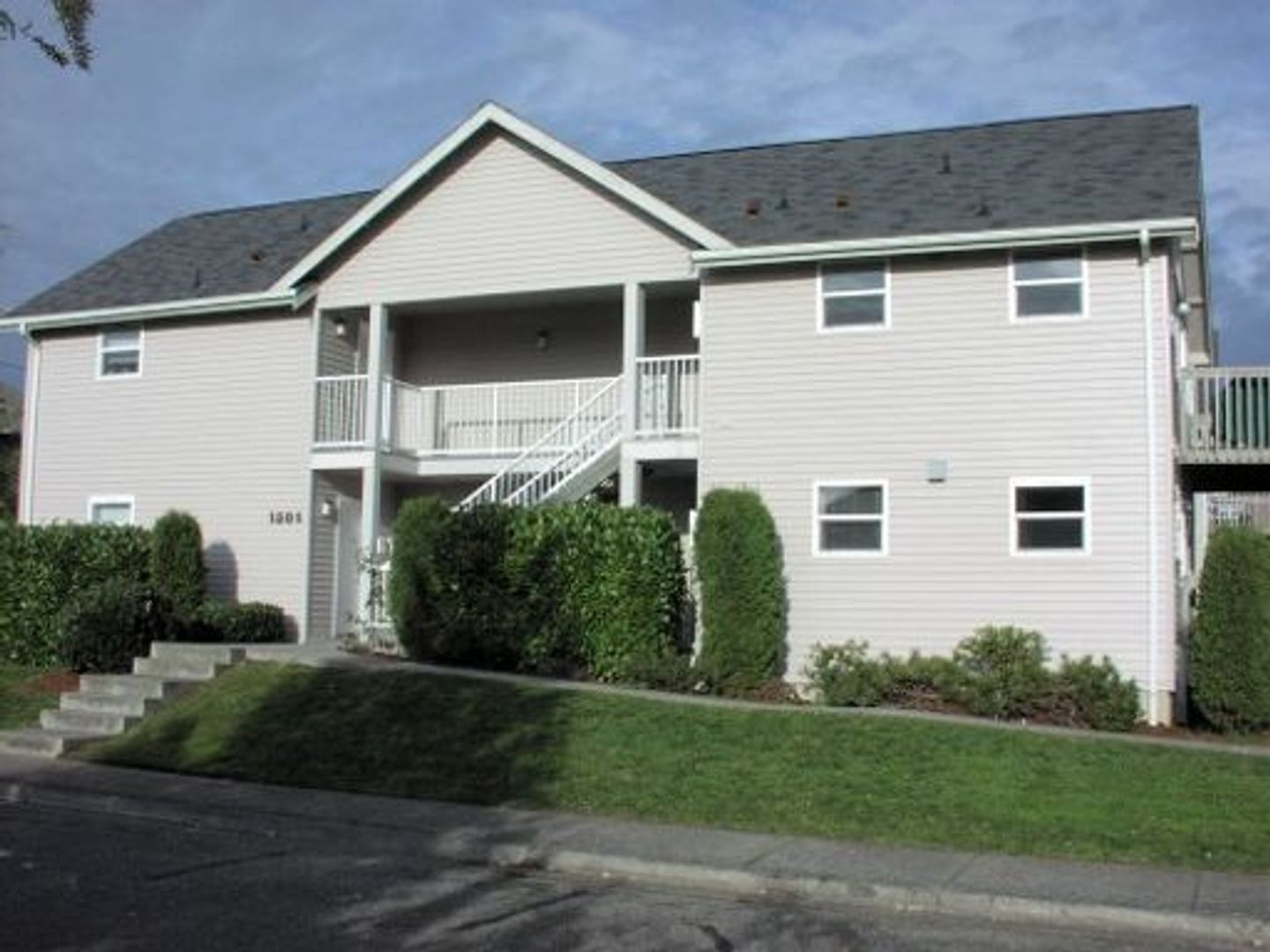 1501 H St. - # 101 - Bellingham - Washington - 2 bed, 1.5 bath rental property