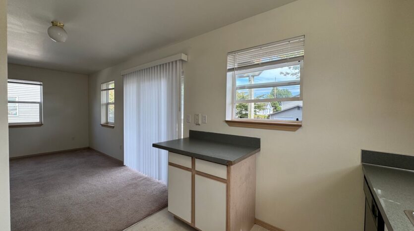 1501 H St. - # 101 - Bellingham - Washington - 2 bed, 1.5 bath rental property
