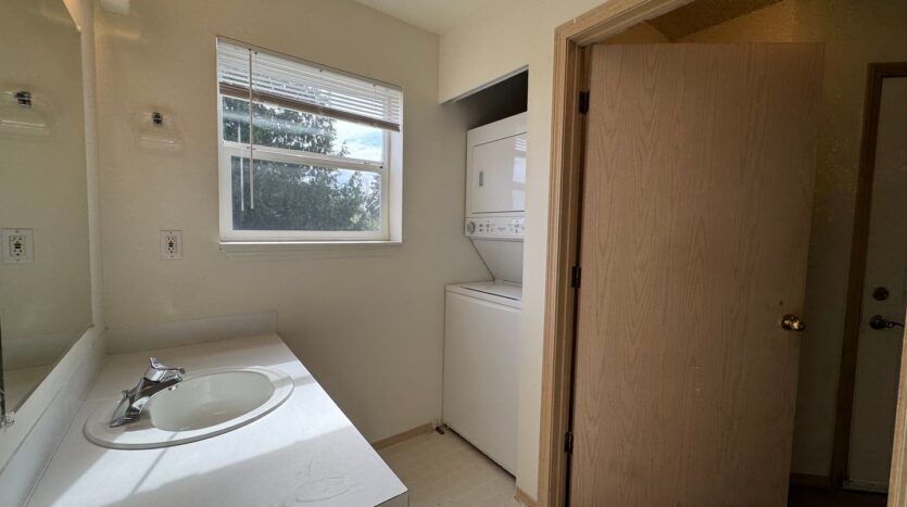 1501 H St. - # 101 - Bellingham - Washington - 2 bed, 1.5 bath rental property