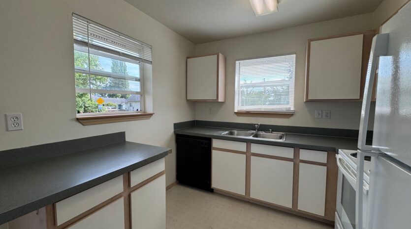 1501 H St. - # 101 - Bellingham - Washington - 2 bed, 1.5 bath rental property