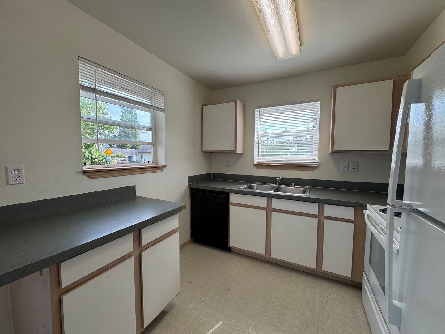 1501 H St. - # 101 - Bellingham - Washington - 2 bed, 1.5 bath rental property