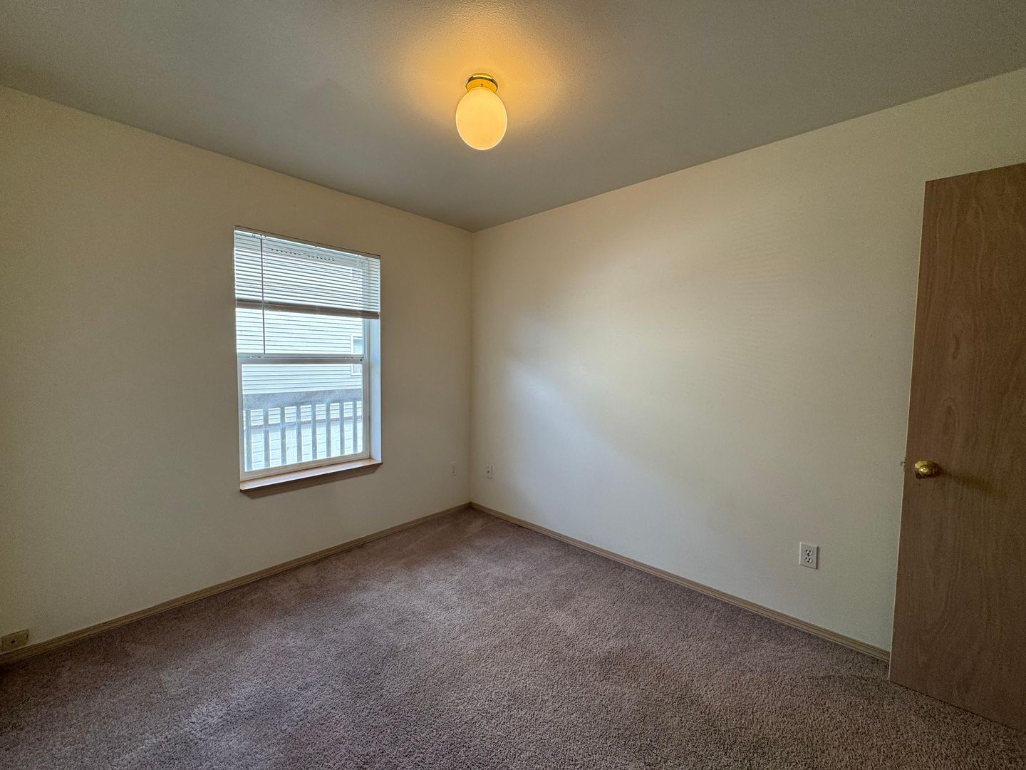 1501 H St. - # 101 - Bellingham - Washington - 2 bed, 1.5 bath rental property