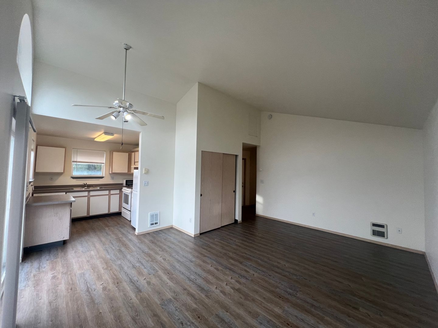 1501 H St. - # 201 - Bellingham - Washington - 2 bed, 1.5 bath rental property
