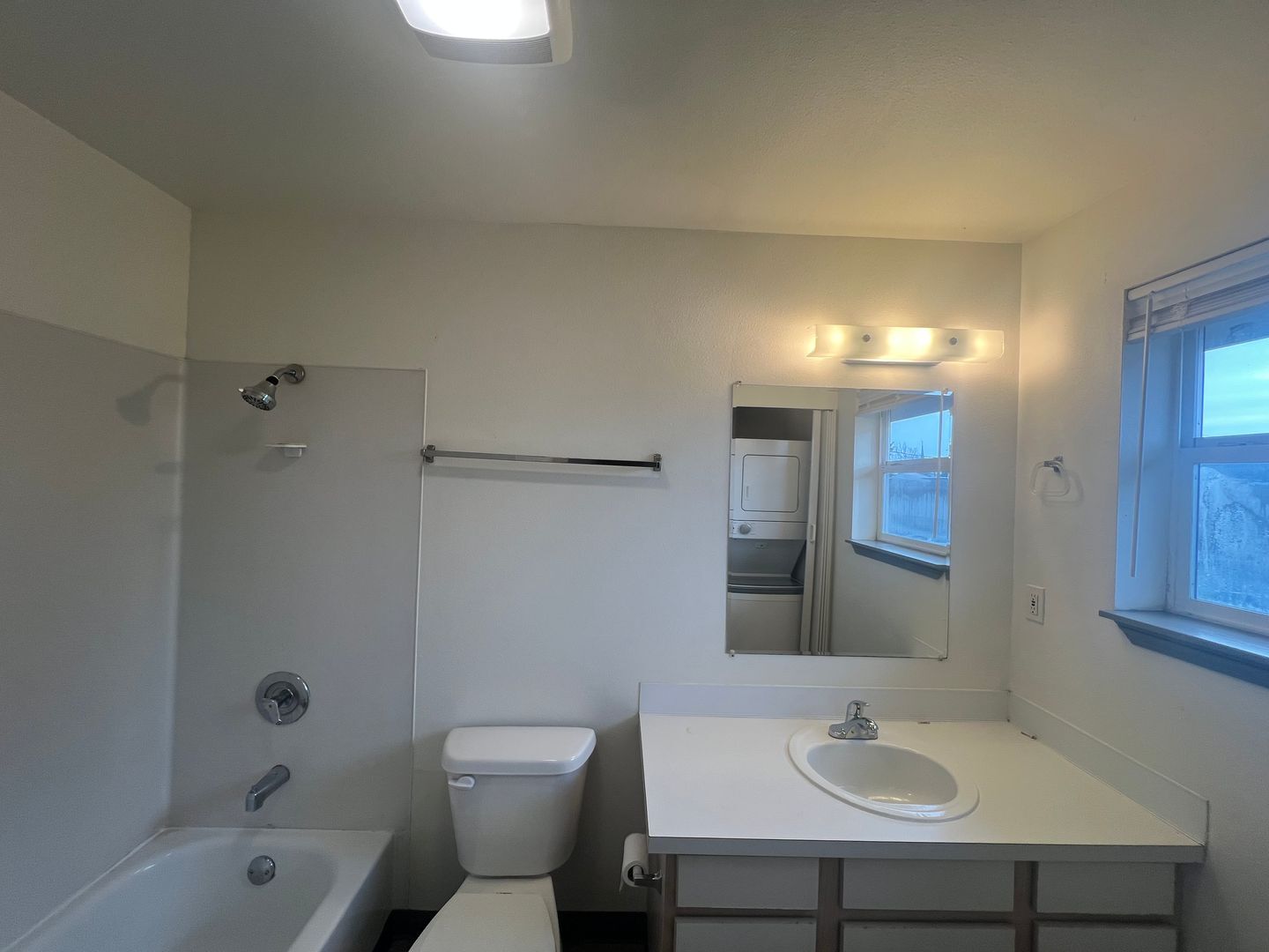 1501 H St. - # 201 - Bellingham - Washington - 2 bed, 1.5 bath rental property