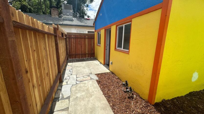 1544 Maryland Ave  - West Sacramento - California - 1 bath rental property