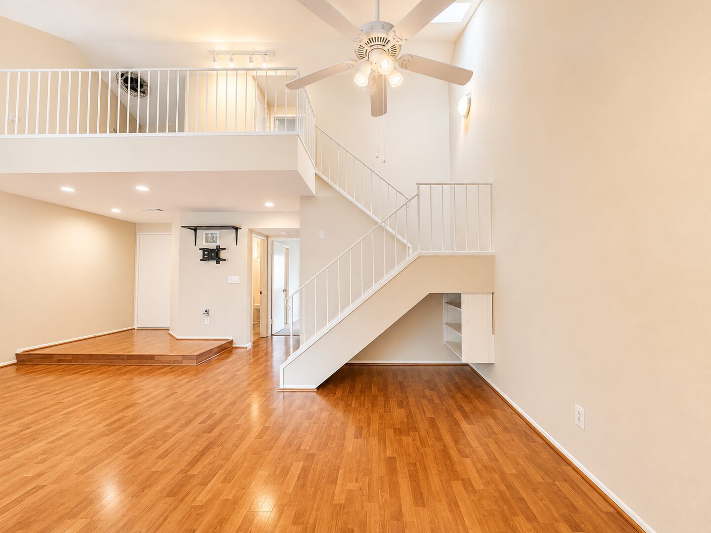 1629 Windmill Ln Unit E - Corona - California - 2 bed, 2 bath rental property