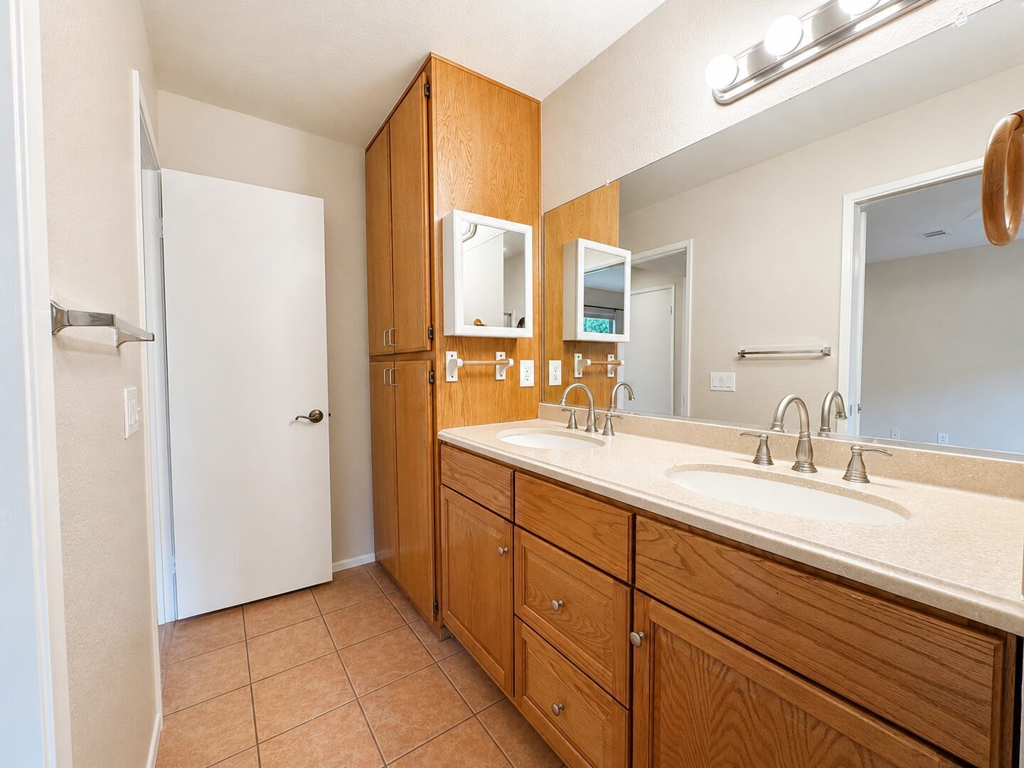 1629 Windmill Ln Unit E - Corona - California - 2 bed, 2 bath rental property