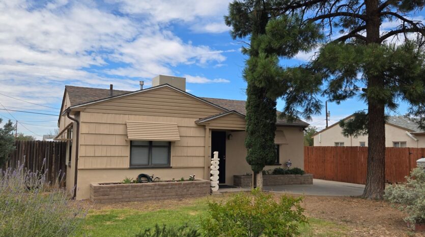 1835 Palomas Dr,NE  - Albuquerque - New Mexico - 2 bed, 1 bath rental property
