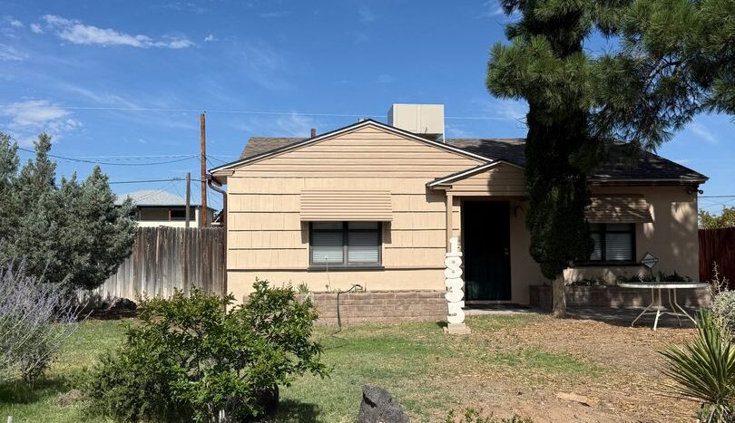 1835 Palomas Dr,NE  - Albuquerque - New Mexico - 2 bed, 1 bath rental property