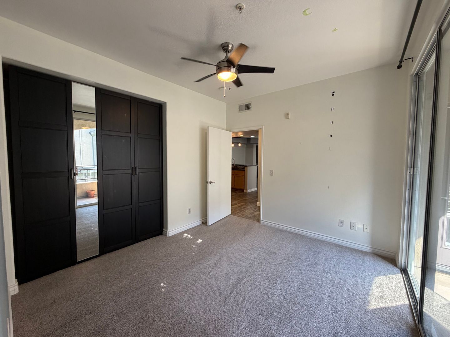 1886 Nantes Pl Unit 122 - Chula Vista - California - 3 bed, 2 bath rental property