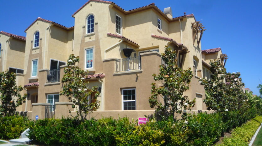 1892 Caminito Treviana - Chula Vista - California - 3 bed, 2.5 bath rental property