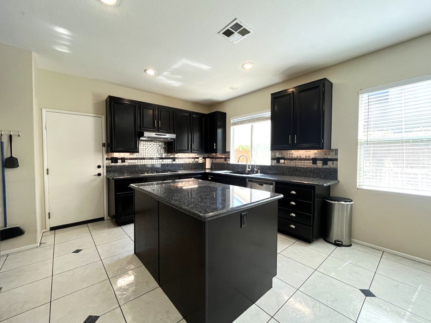 19059 Weathervane Pl - Riverside - California - 4 bed, 2.5 bath rental property