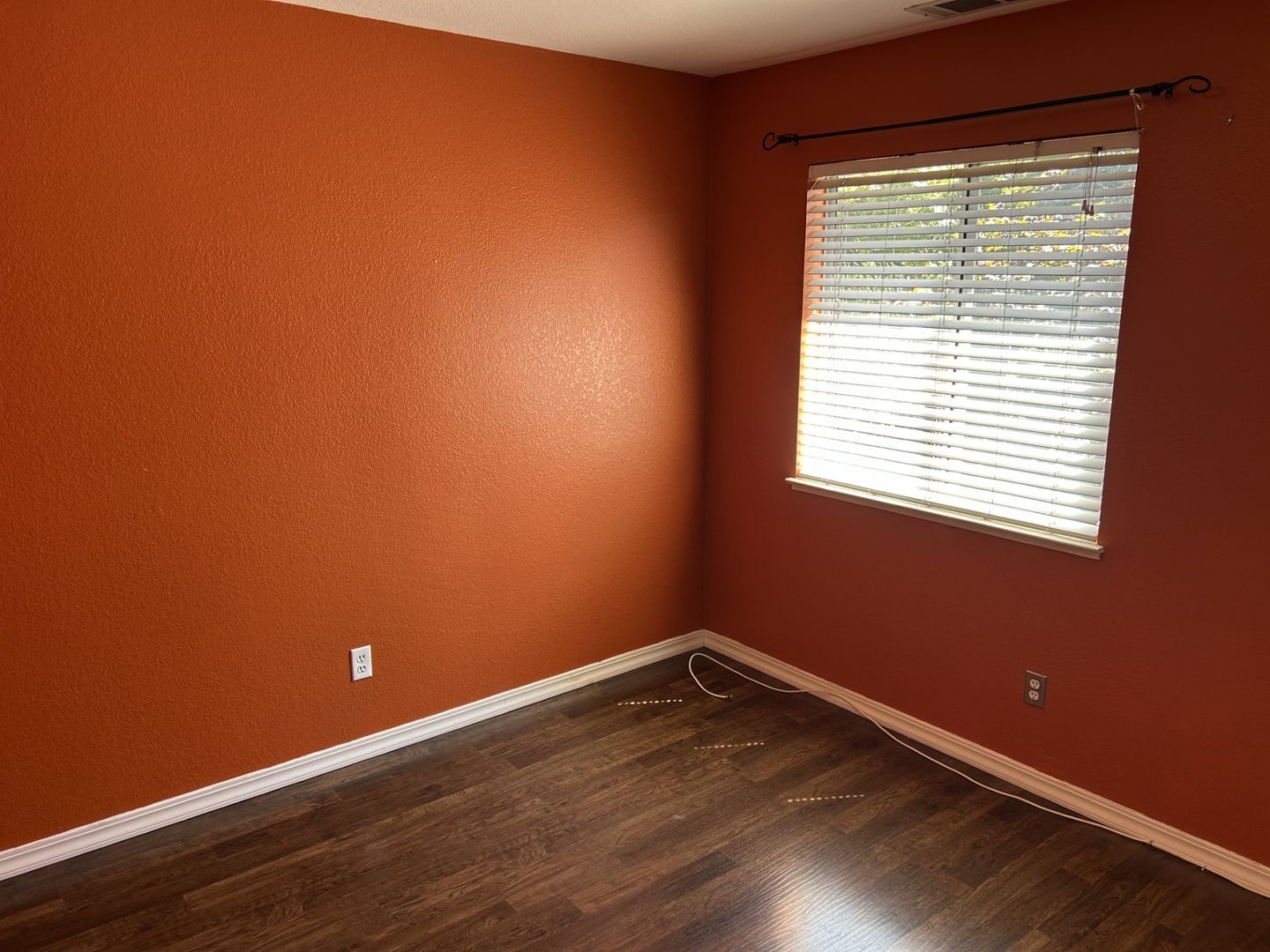 1911 Alpine Court - Petaluma - California - 3 bed, 2.5 bath rental property