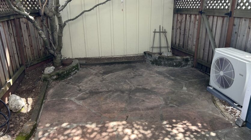1911 Alpine Court - Petaluma - California - 3 bed, 2.5 bath rental property