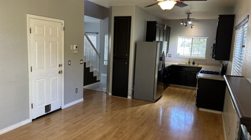 1911 Alpine Court - Petaluma - California - 3 bed, 2.5 bath rental property
