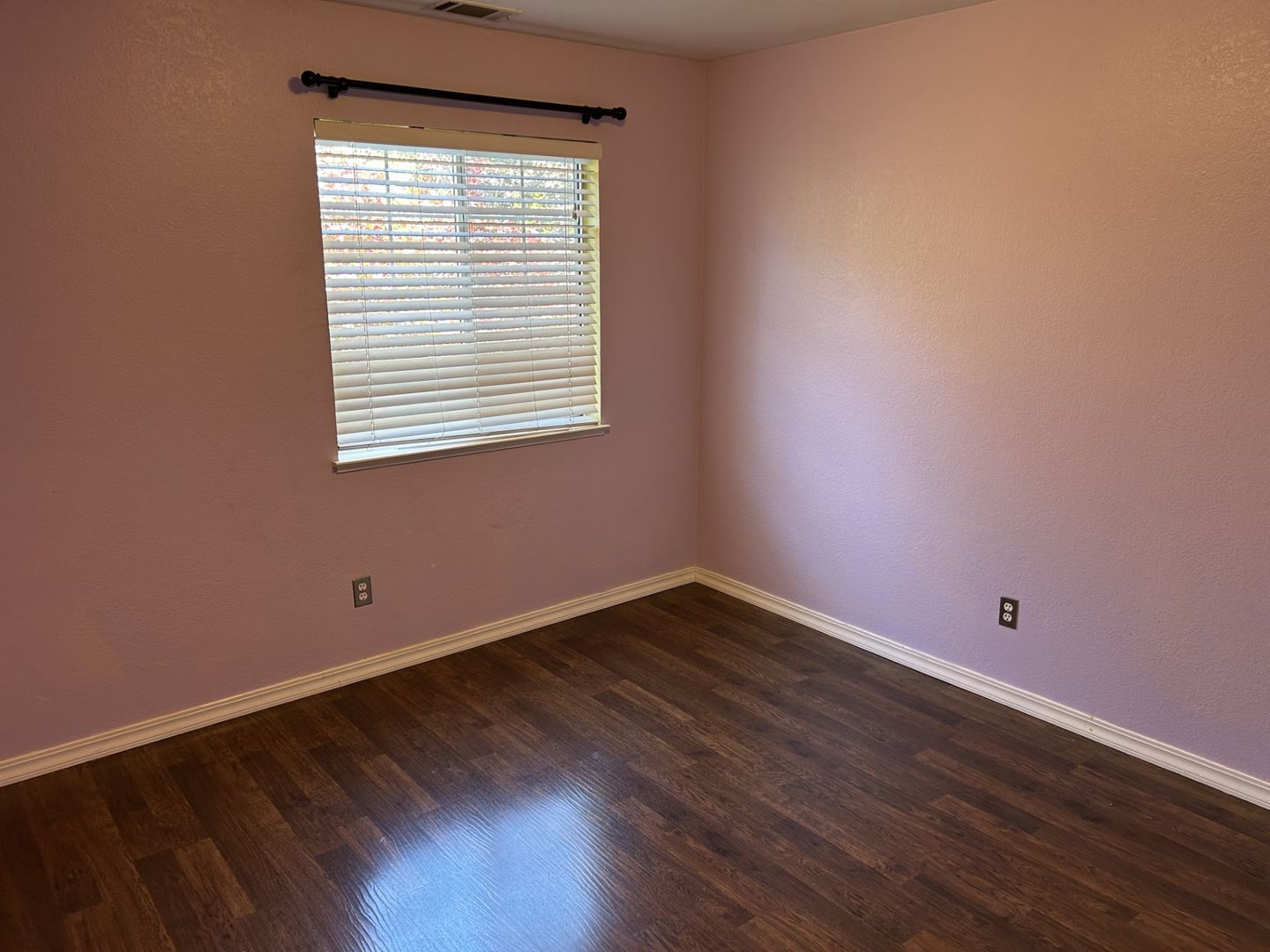 1911 Alpine Court - Petaluma - California - 3 bed, 2.5 bath rental property