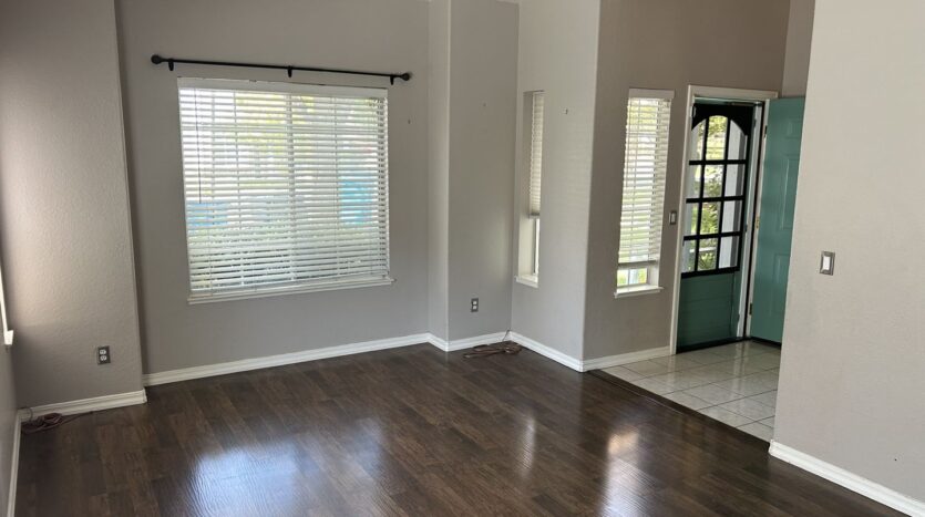 1911 Alpine Court - Petaluma - California - 3 bed, 2.5 bath rental property