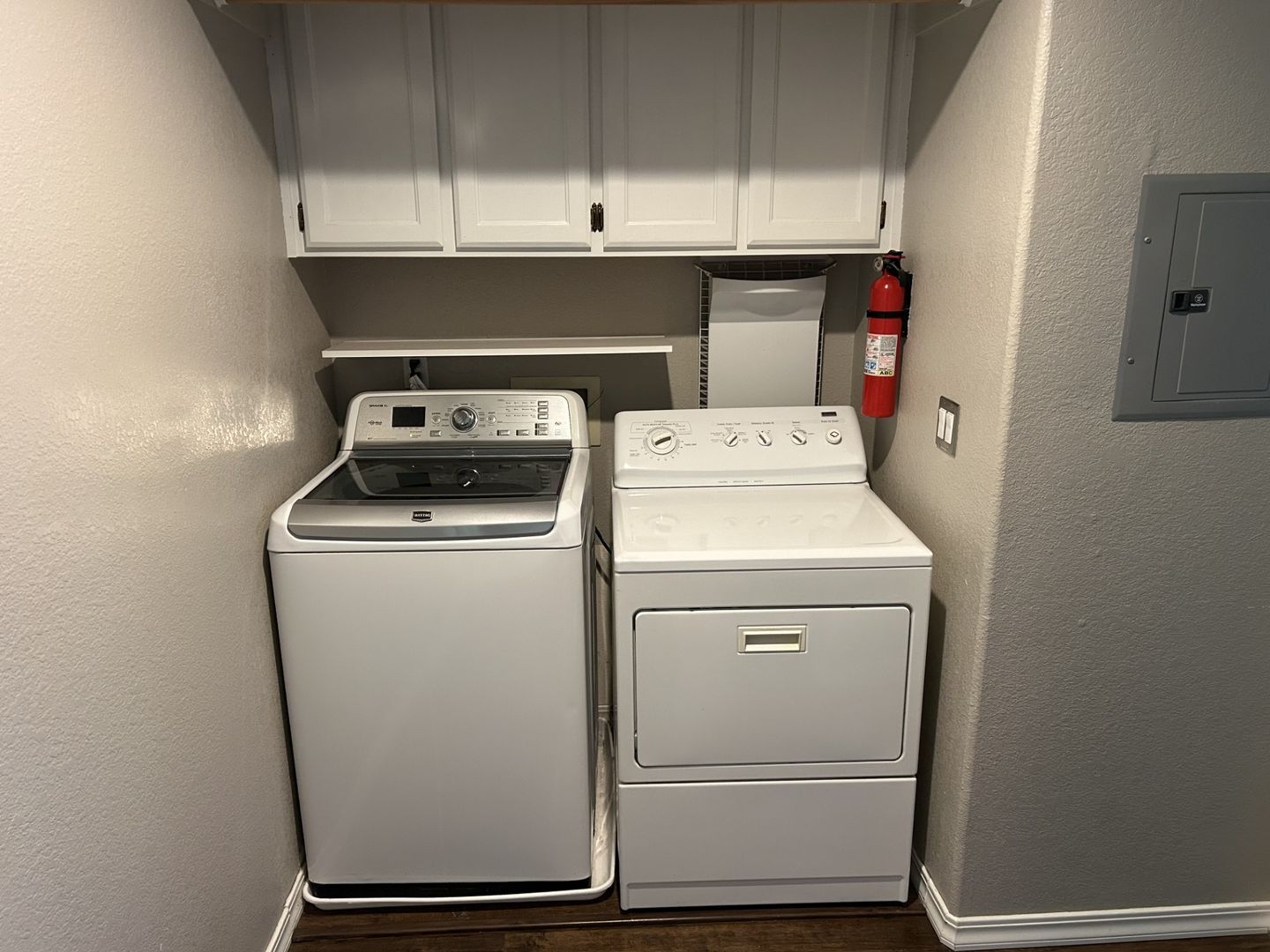 1911 Alpine Court - Petaluma - California - 3 bed, 2.5 bath rental property