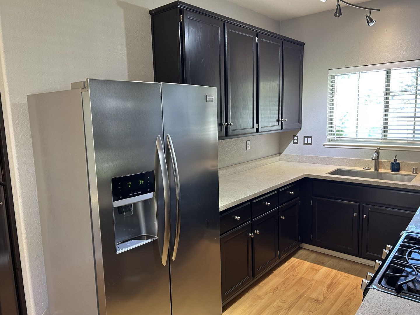 1911 Alpine Court - Petaluma - California - 3 bed, 2.5 bath rental property