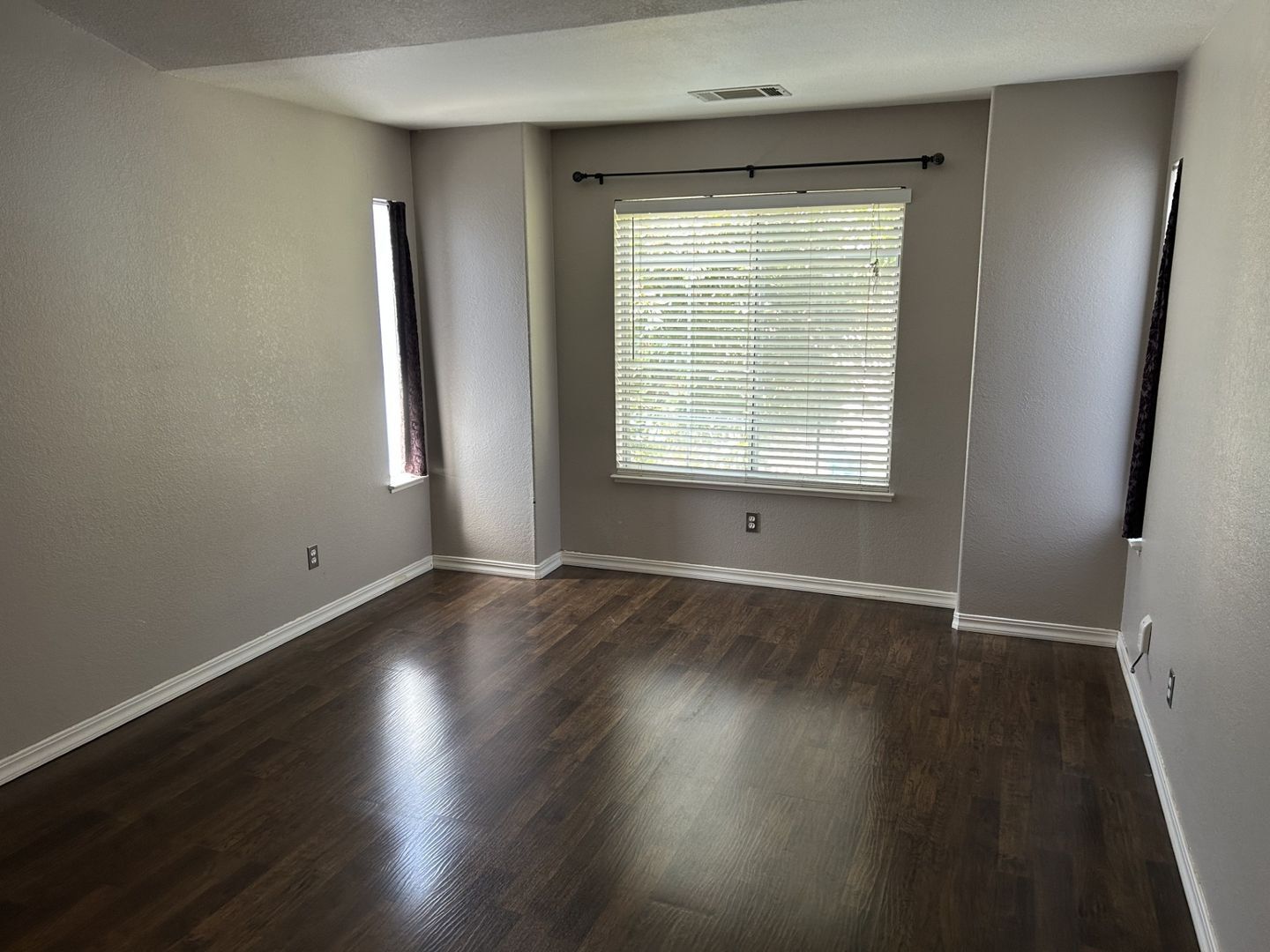 1911 Alpine Court - Petaluma - California - 3 bed, 2.5 bath rental property