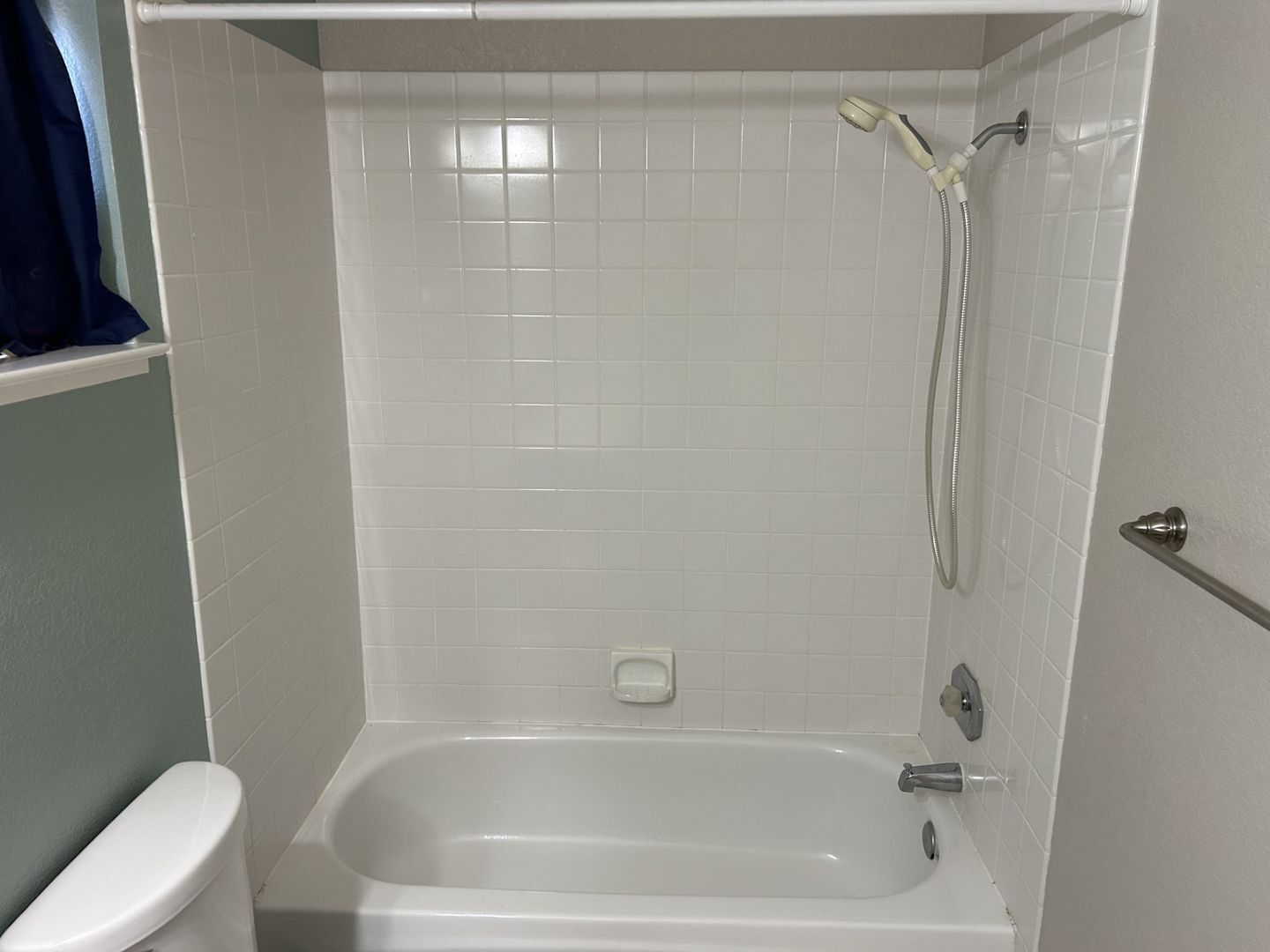 1911 Alpine Court - Petaluma - California - 3 bed, 2.5 bath rental property