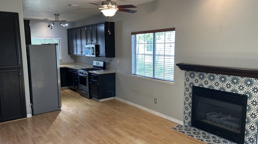 1911 Alpine Court - Petaluma - California - 3 bed, 2.5 bath rental property