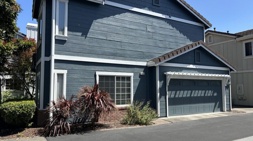 1911 Alpine Court - Petaluma - California - 3 bed, 2.5 bath rental property