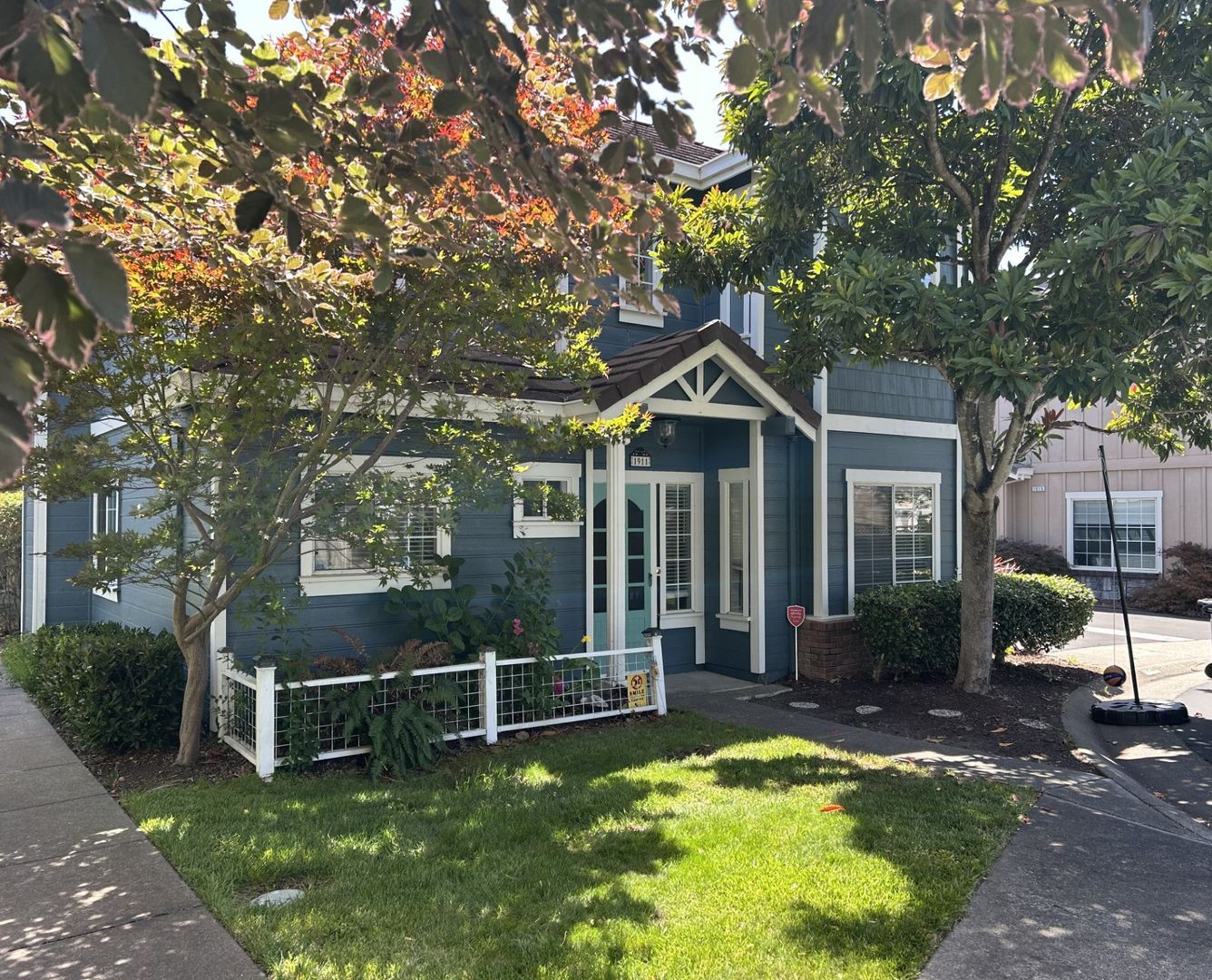 1911 Alpine Court - Petaluma - California - 3 bed, 2.5 bath rental property