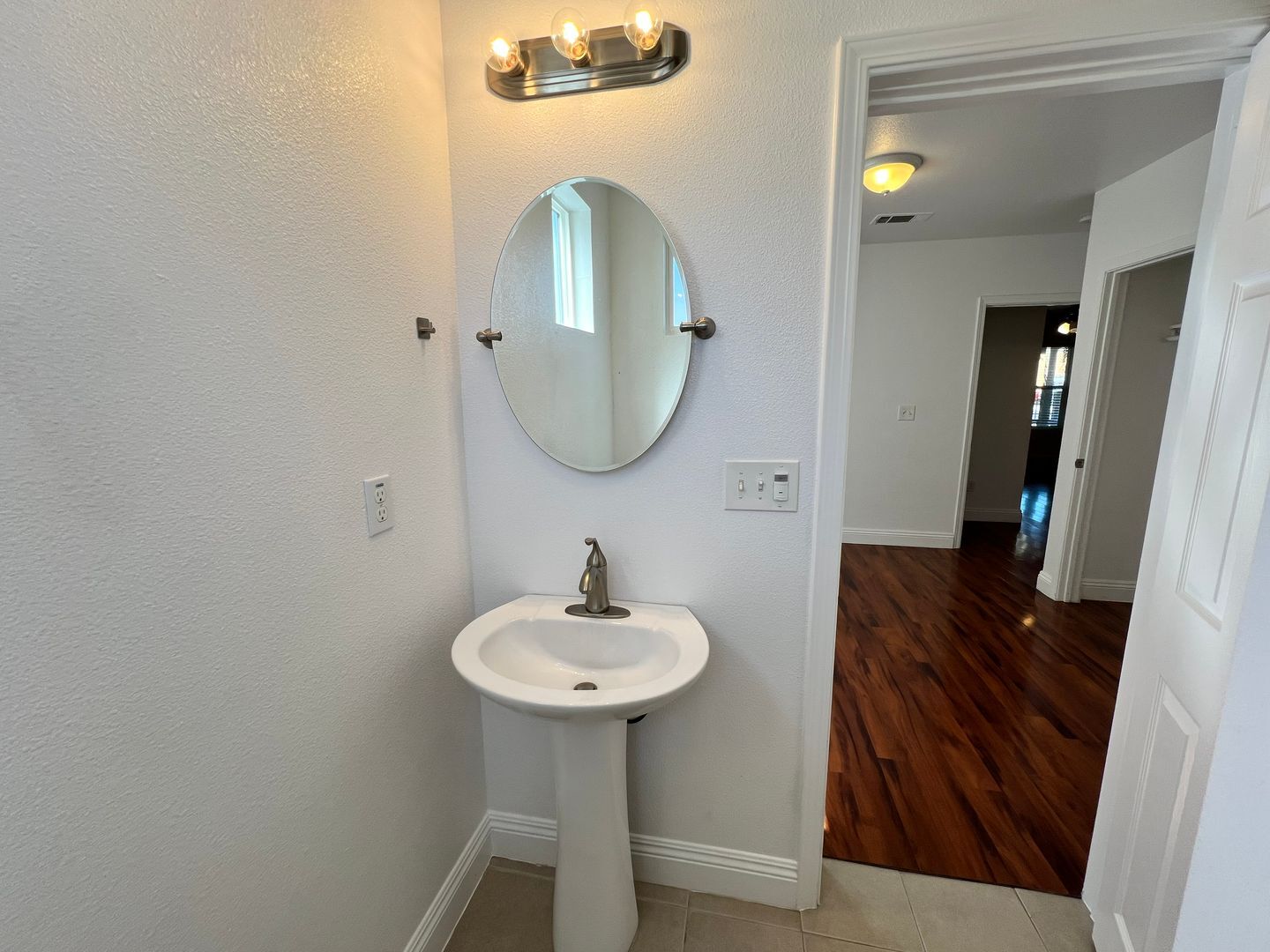 1927 P St APT B - Sacramento - California - 2 bed, 2 bath rental property
