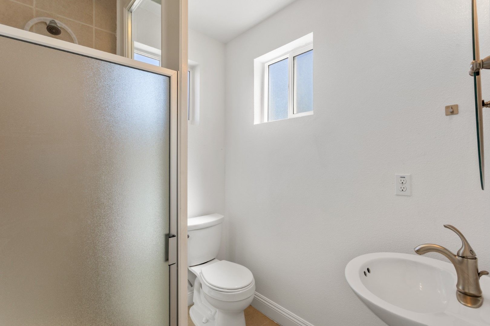 1927 P St APT B - Sacramento - California - 2 bed, 2 bath rental property