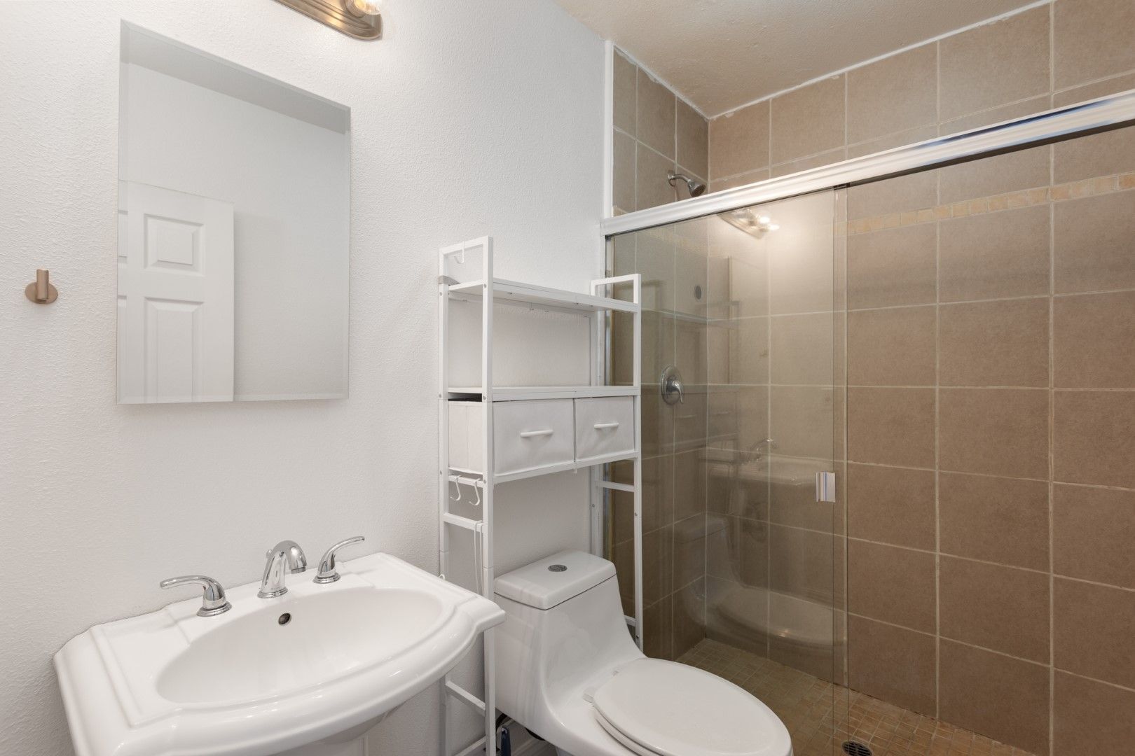 1927 P St APT B - Sacramento - California - 2 bed, 2 bath rental property