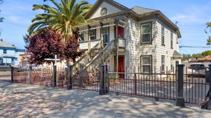 1927 P St APT B - Sacramento - California - 2 bed, 2 bath rental property