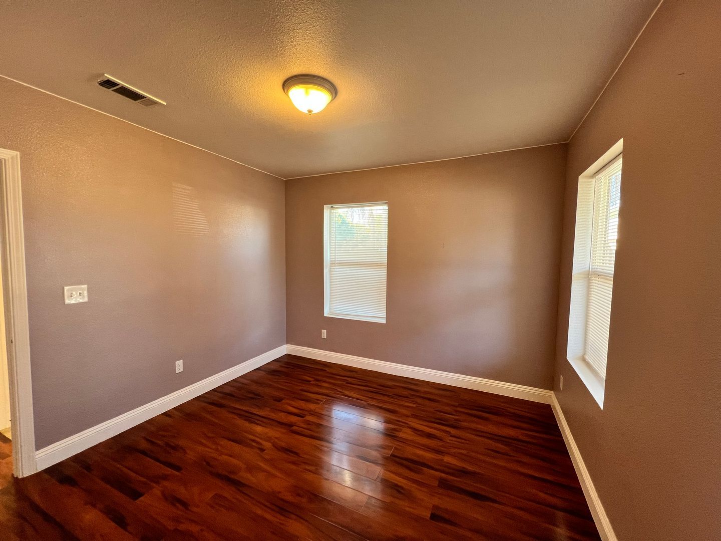 1927 P St APT B - Sacramento - California - 2 bed, 2 bath rental property