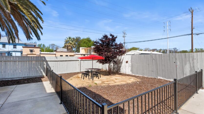 1927 P St APT B - Sacramento - California - 2 bed, 2 bath rental property