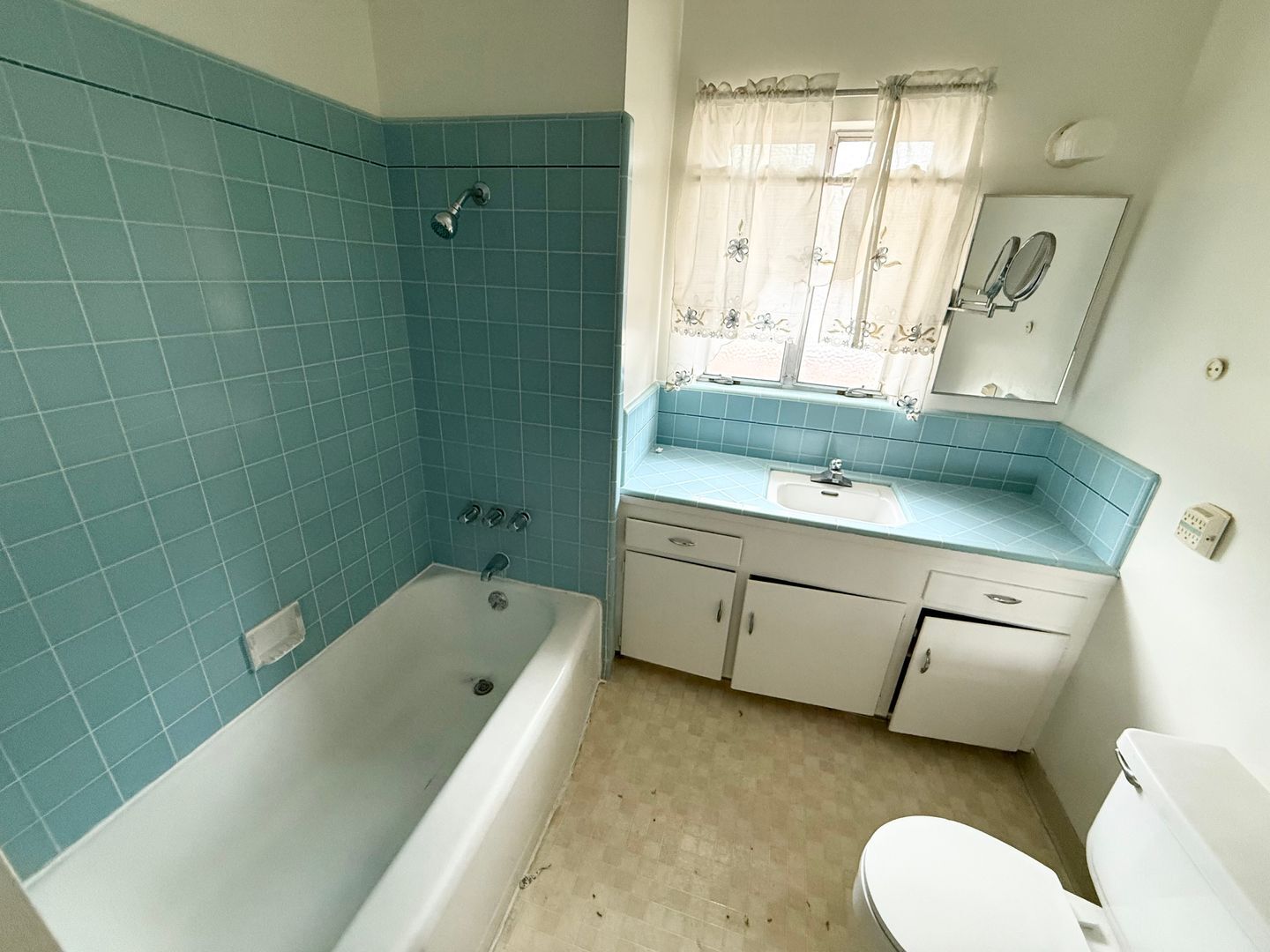 210 & 212 W South St - Anaheim - California - 2 bed, 1 bath rental property