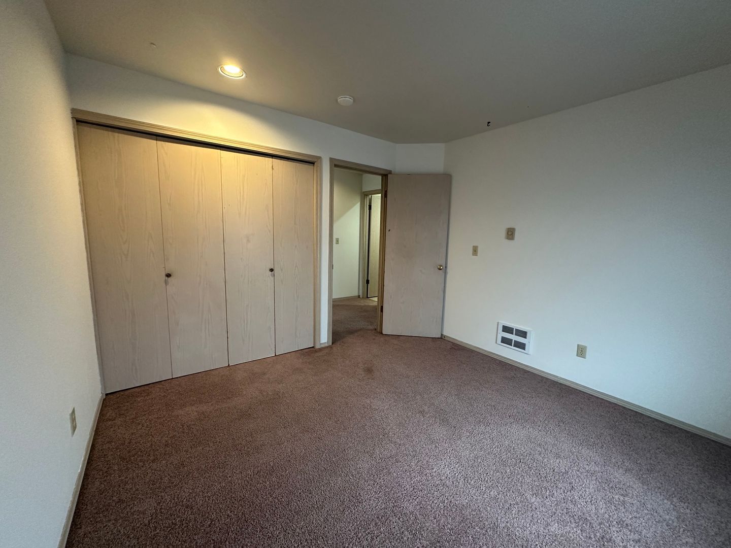 2104/2106/2108 Woburn Street - Bellingham - Washington - 3 bed, 2.5 bath rental property