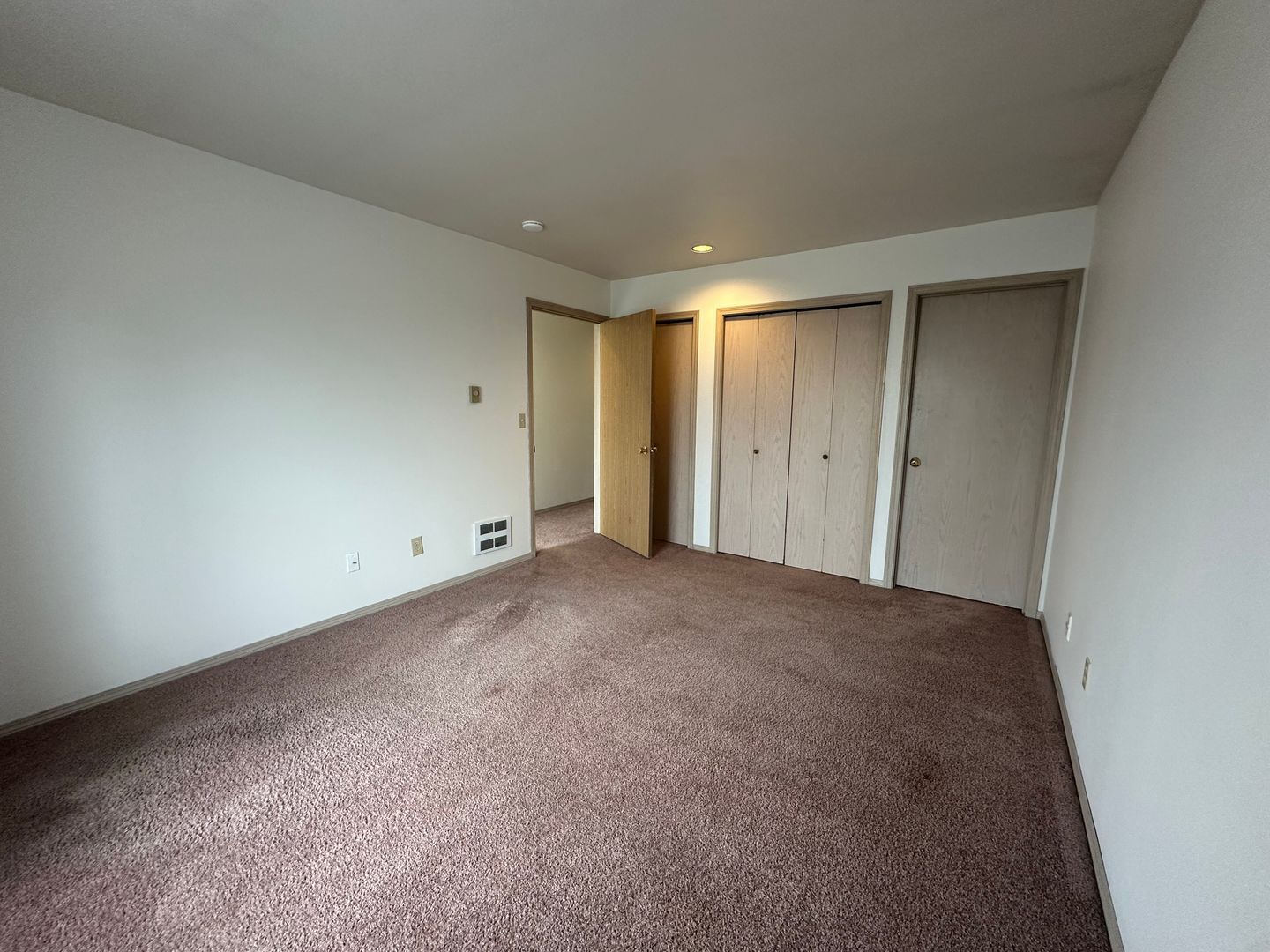 2104/2106/2108 Woburn Street - Bellingham - Washington - 3 bed, 2.5 bath rental property