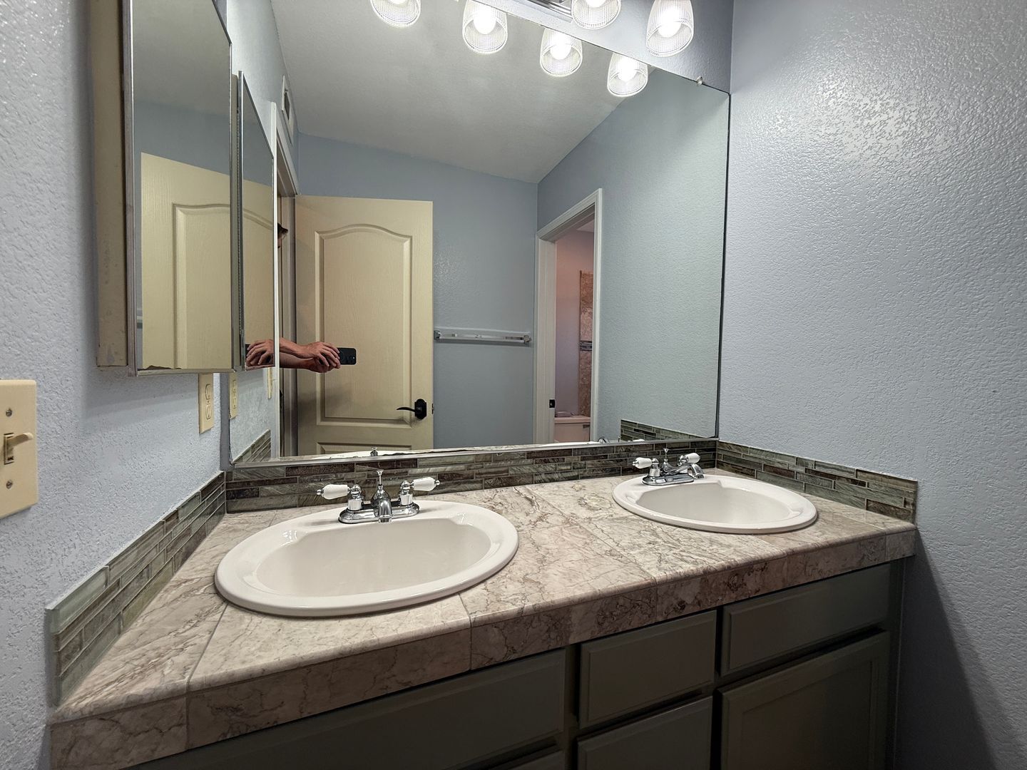 216 Richmond Park Place - Chula Vista - California - 4 bed, 2.5 bath rental property