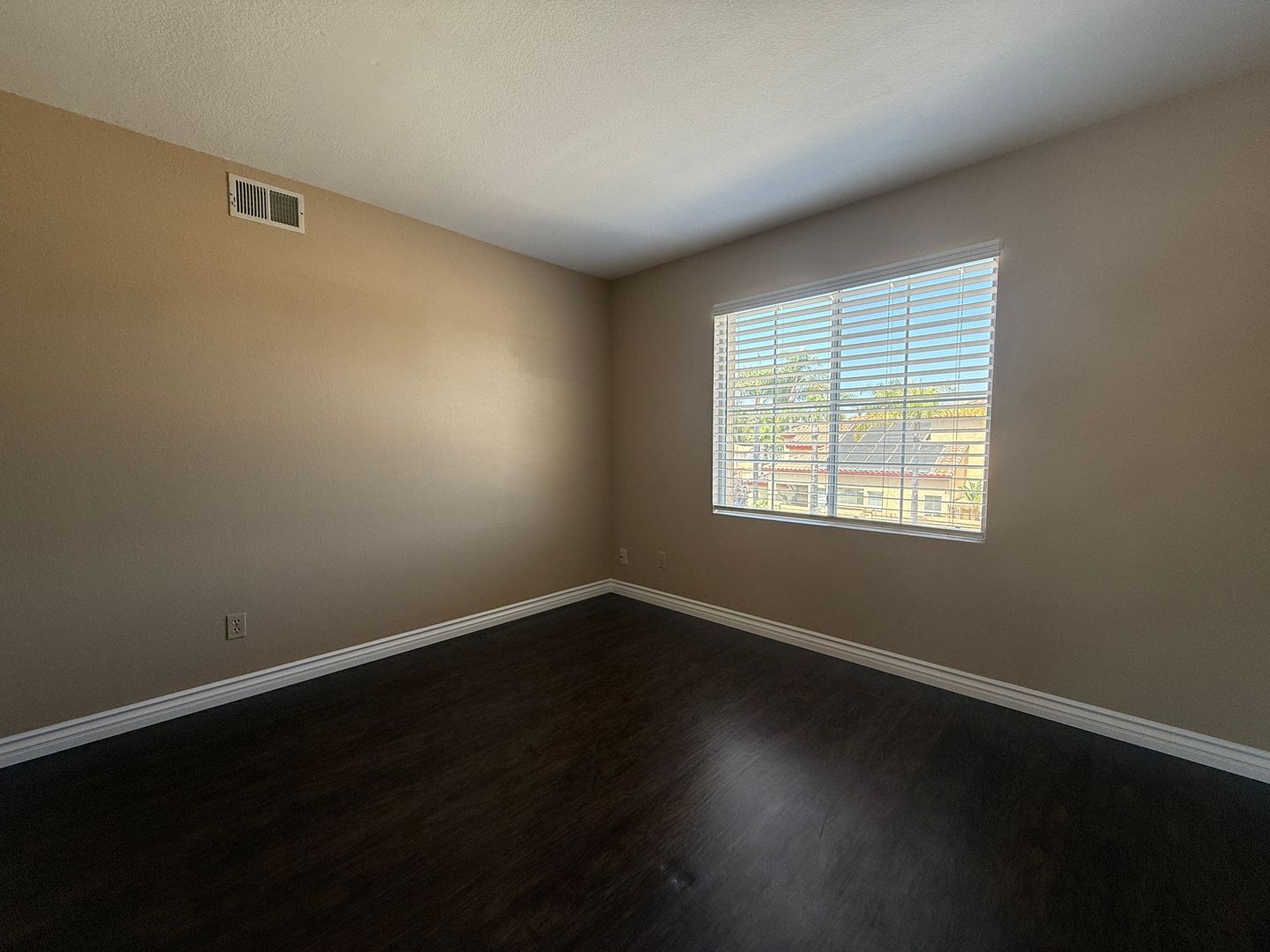 216 Richmond Park Place - Chula Vista - California - 4 bed, 2.5 bath rental property