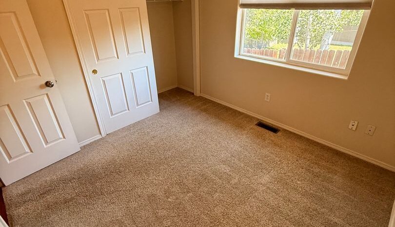 2218 NE Carrie Lane - Bend - Oregon - 3 bed, 2 bath rental property